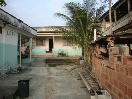 Casa, dois quartos, com loja na frente, Excelente investimento, No melhor ponto do centro de Itaboraí, somente R$ 110.000,00